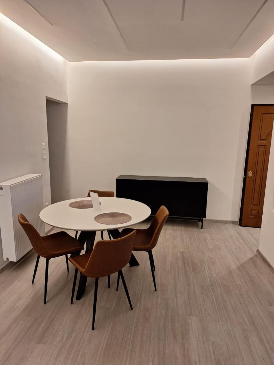 Stay Now, 600M From Acropolis アテネ エクステリア 写真