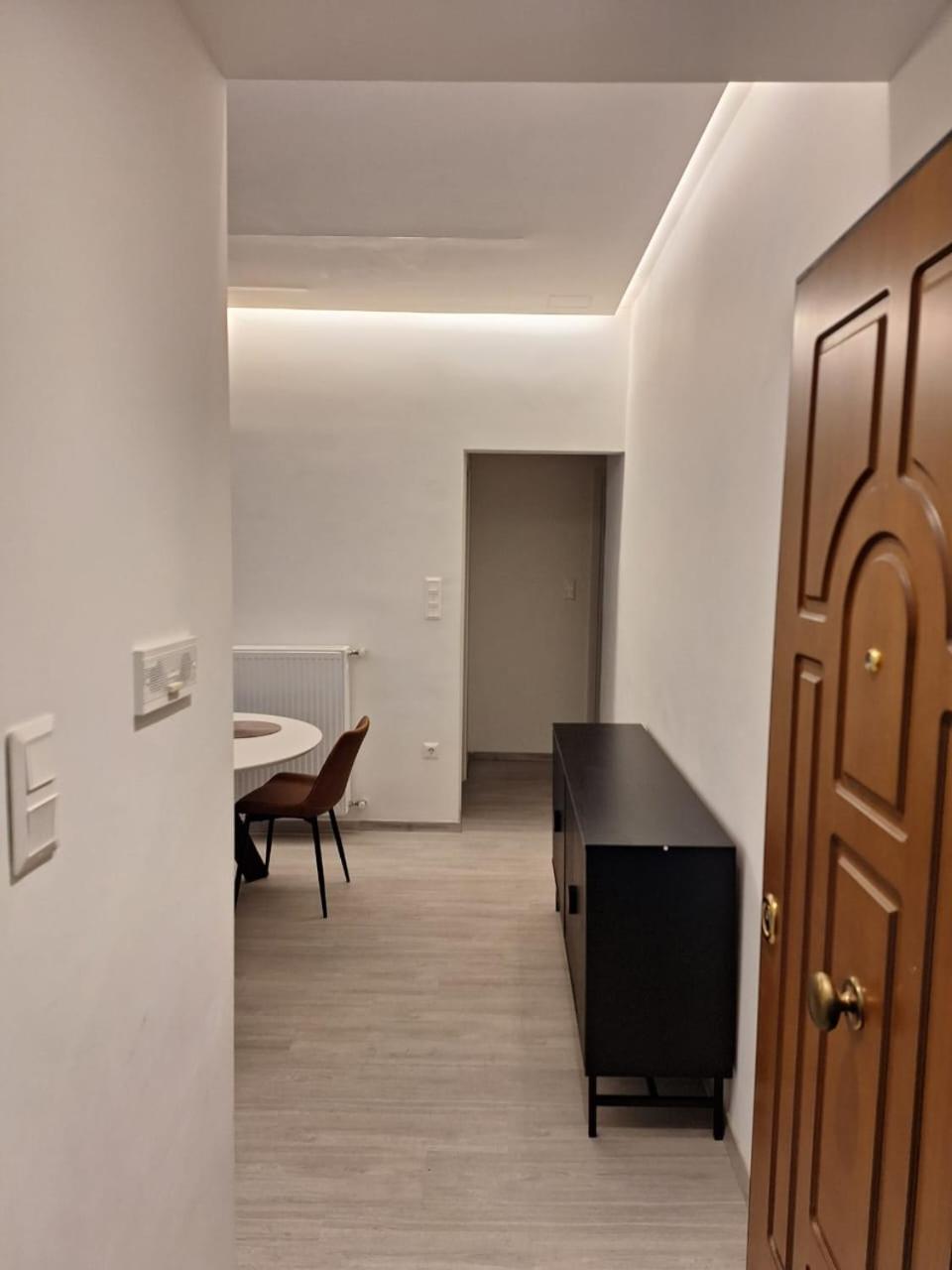 Stay Now, 600M From Acropolis アテネ エクステリア 写真